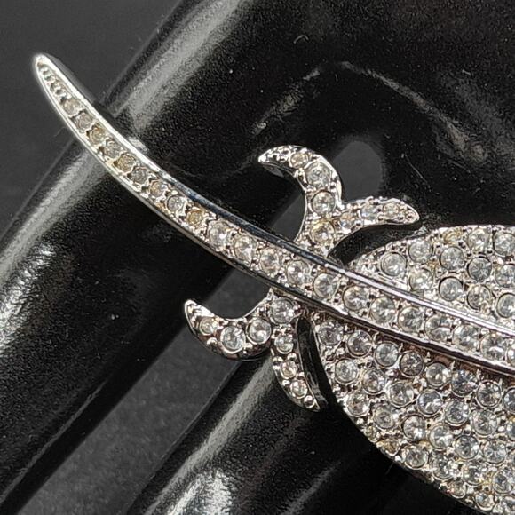 Vintage Carolee Feather Brooch, Pave' Rhinestones, Silver Tone, 4 1/4" - Picture 4 of 12